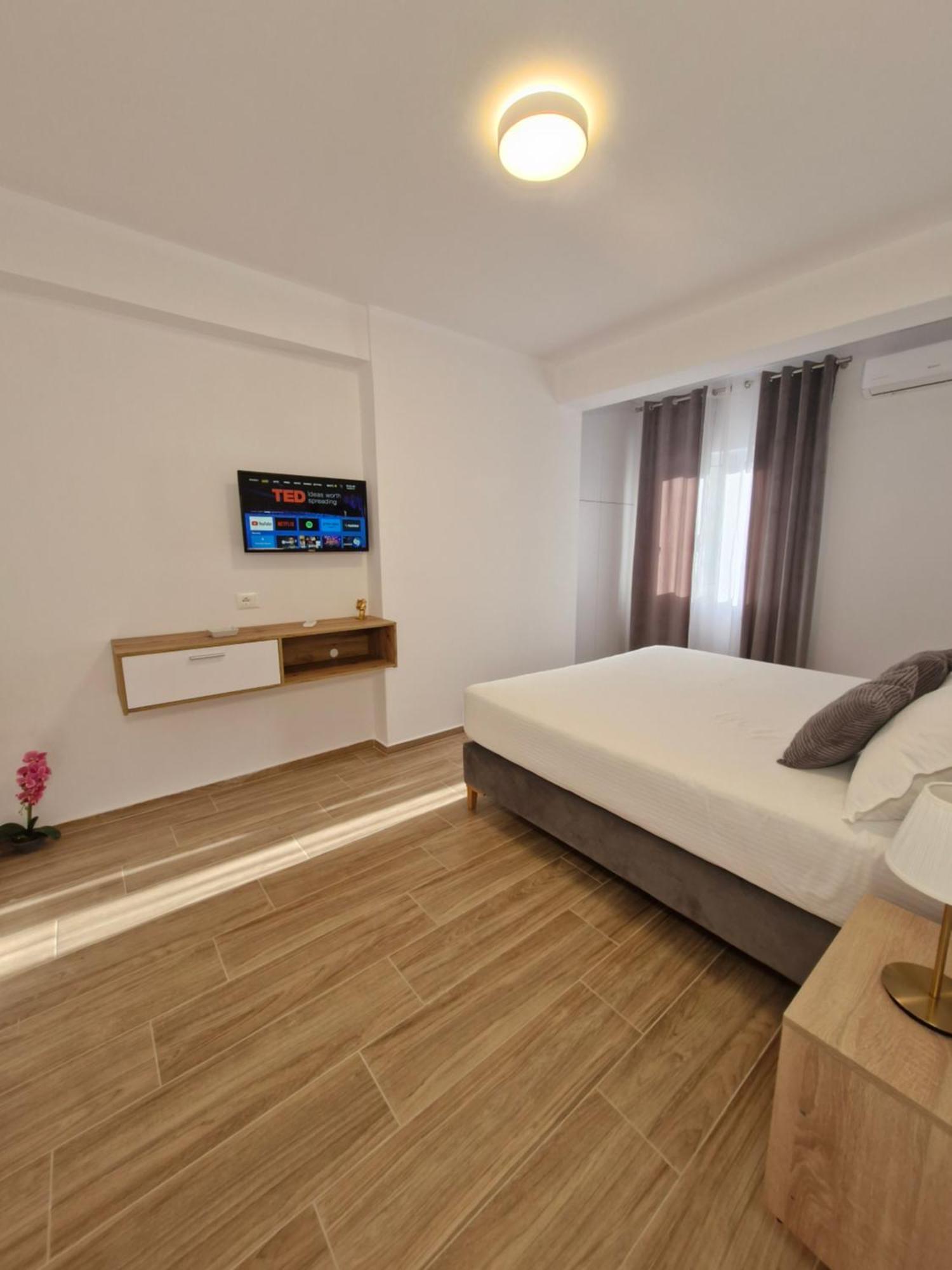 Virginia Apartament Saranda