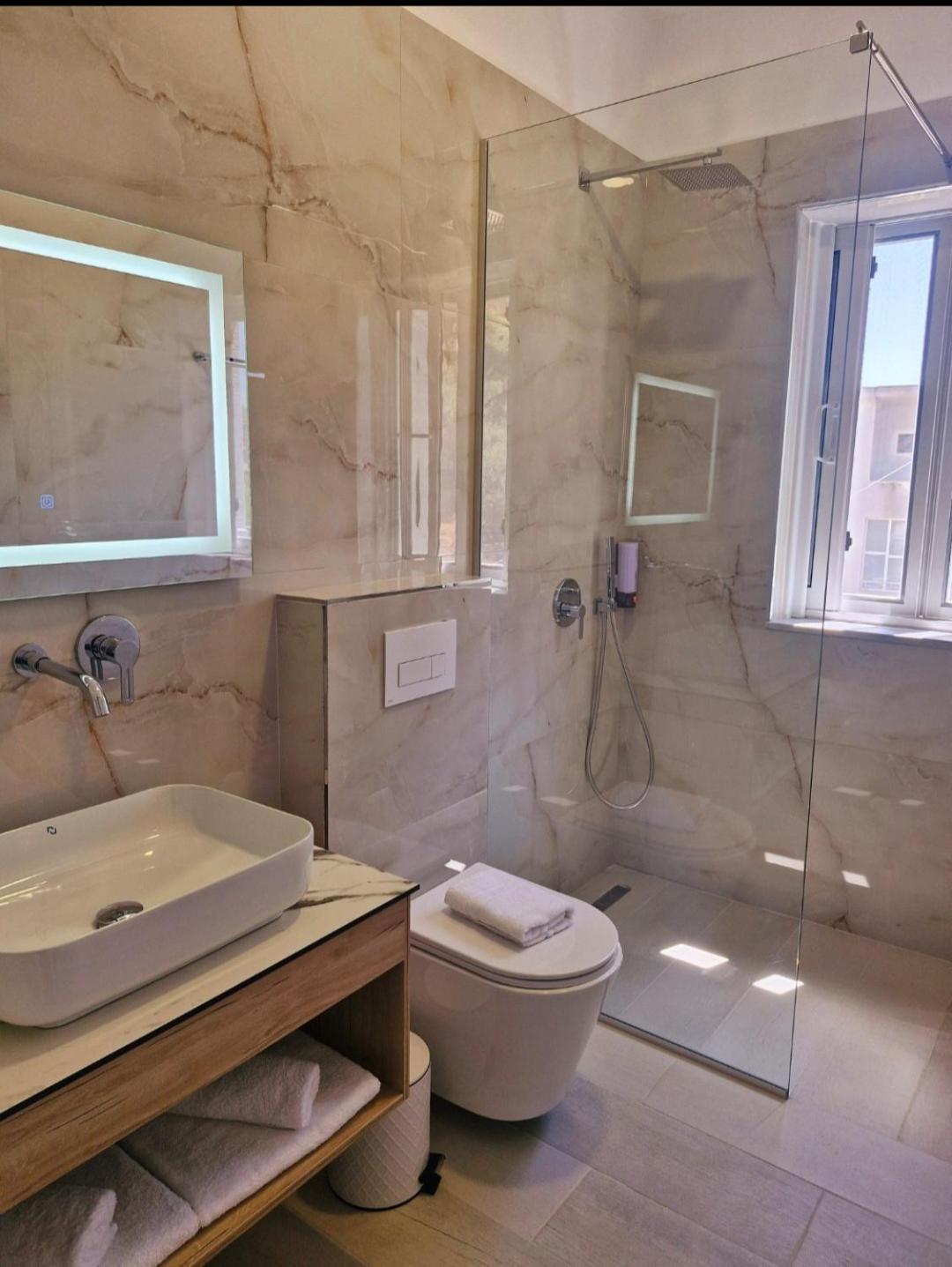 Apartament Virginia Saranda